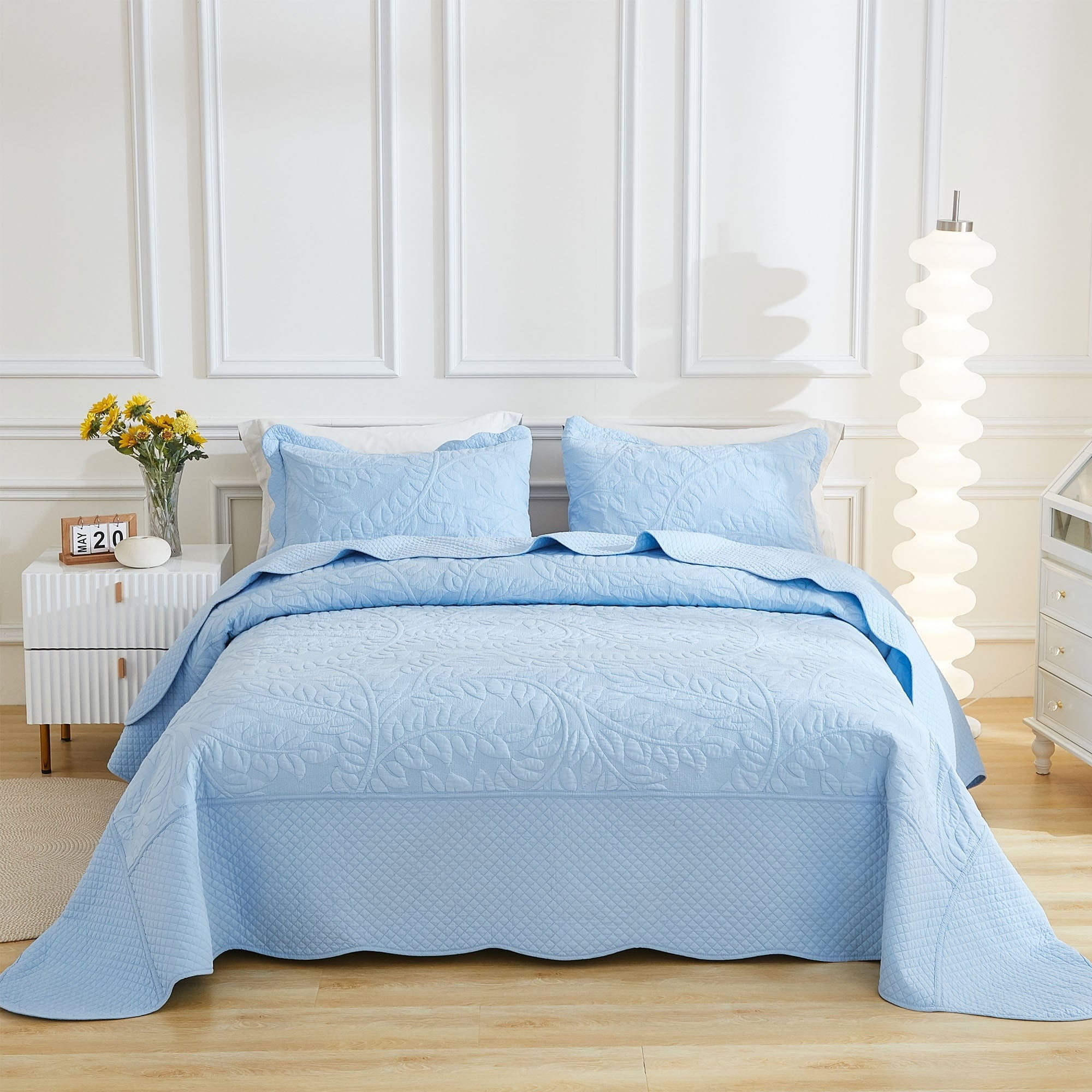 Light Blue Cotton Queen Quilt Set with Pillow Shams