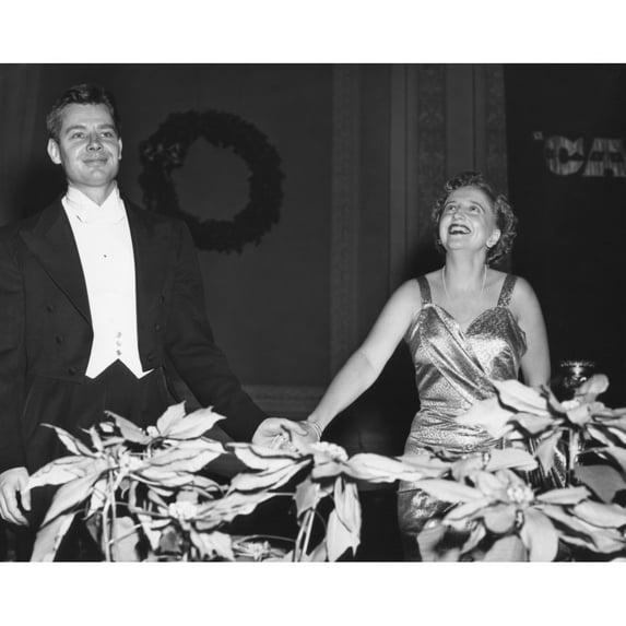 Margaret Truman Acknowledges The Audience Applause At Carnegie Hall. With Her Is Robert Shaw History