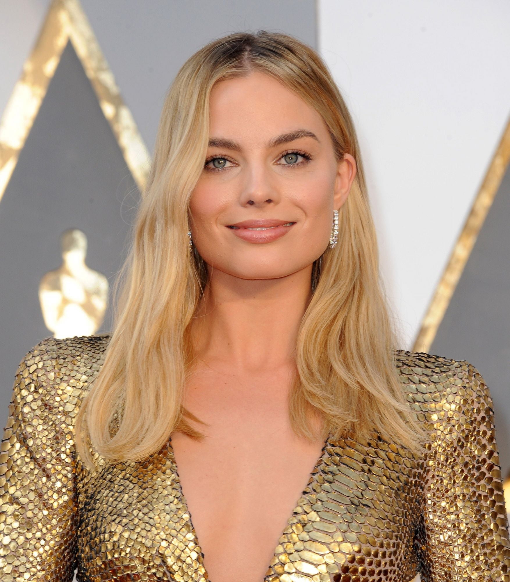 Margot Robbie At Arrivals For The 88Th Academy Awards Oscars 2016 - Arrivals 1 Canvas Art - (16 x 20)
