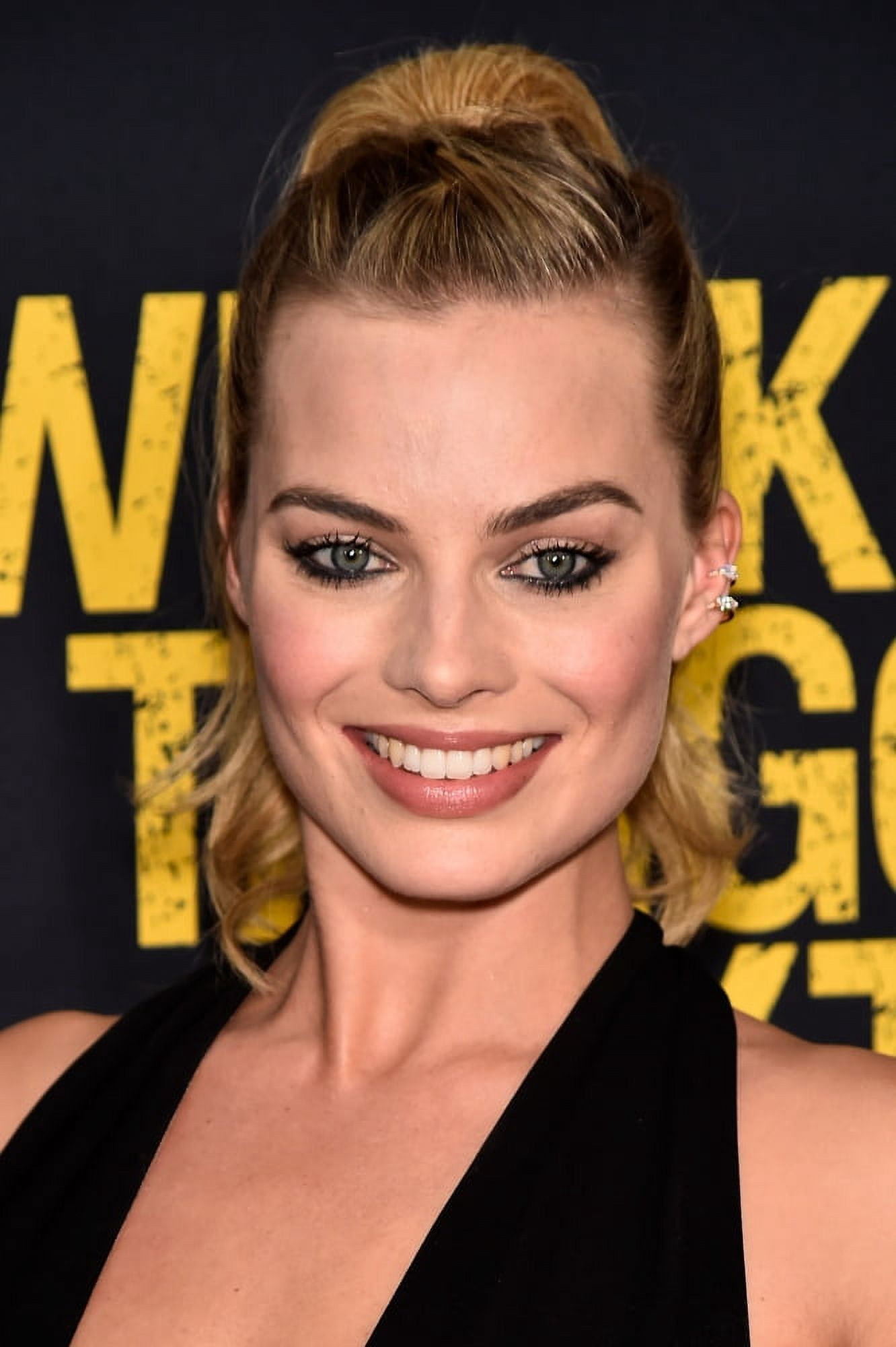 Margot Robbie At Arrivals For Whiskey Tango Foxtrot Premiere Canvas Art - (16 x 20)