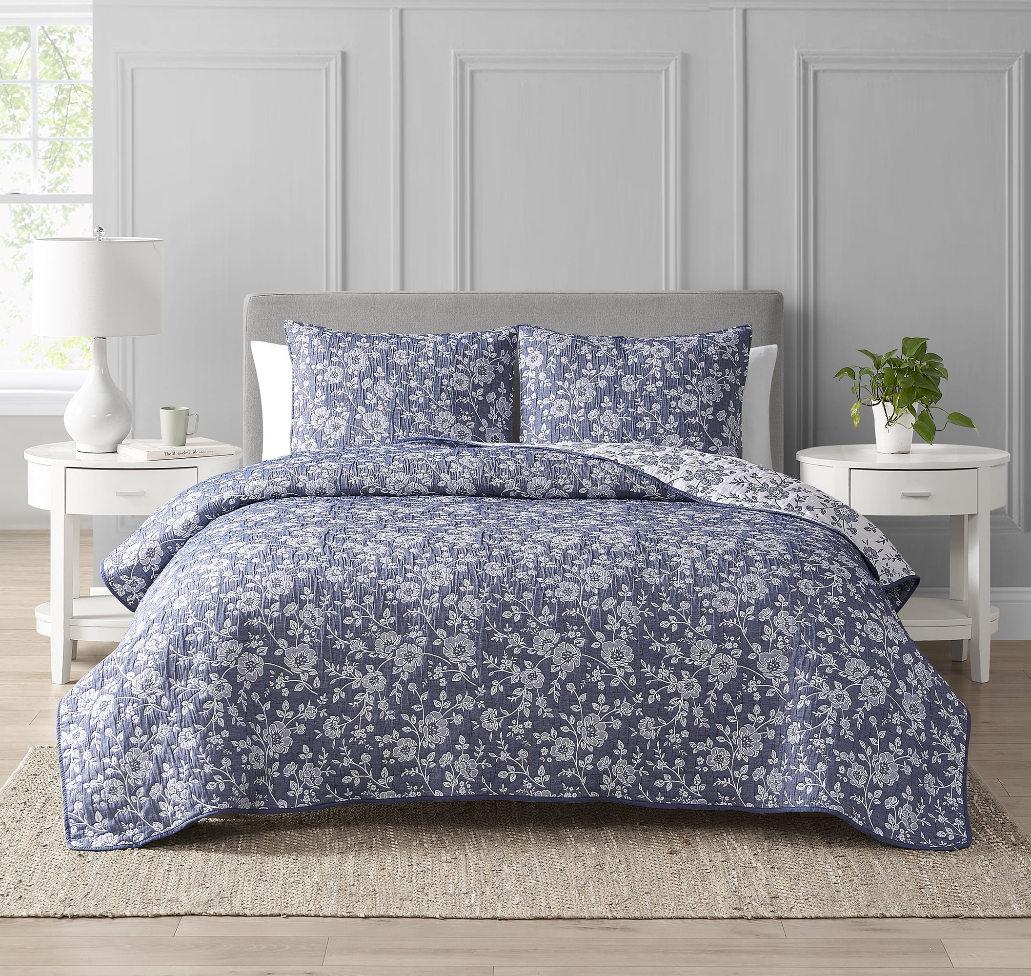 Marguerite Floral Navy 3-Piece Soft Matelasse Jacquard Cotton Blend Quilt Set - King
