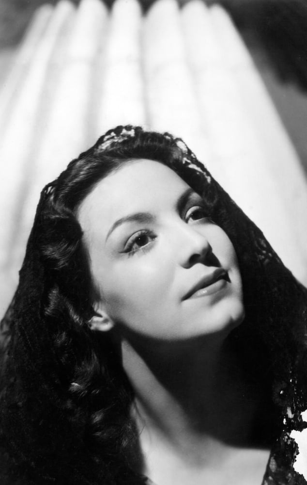 Maria Felix Canvas Art - (16 x 20)