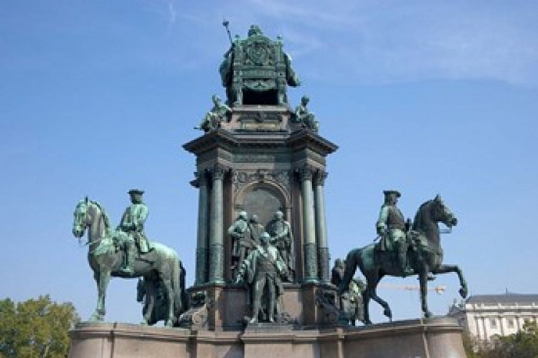 Maria Theresa Statue Canvas Art - Ali Kabas DanitaDelimont (26 x 18)