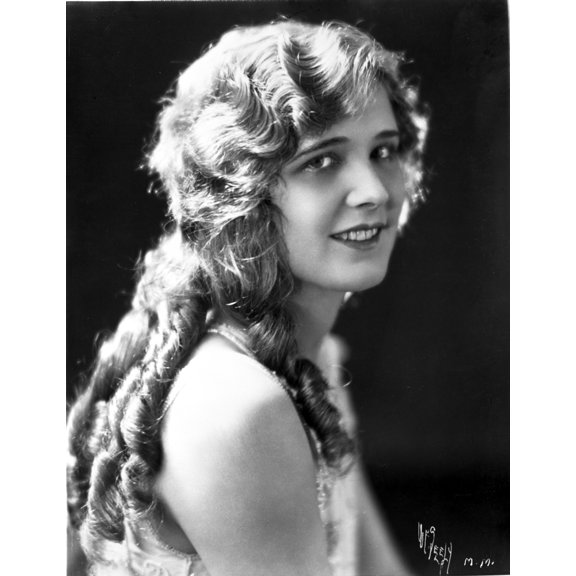 Marilyn Miller Sideview and smiling Portrait Photo Print (8 x 10)