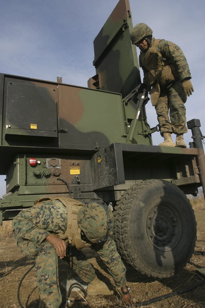 Marines prepare the antenna of an ANTPQ-46A radar system Canvas Art - Stocktrek Images (23 x 34)