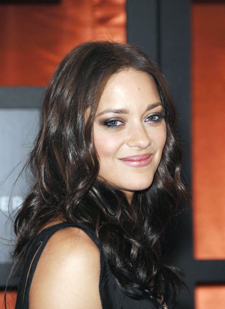Marion Cotillard At Arrivals For Broadcast Film Critics Association (Bfca) 13Th Annual Critics Choice Awards Canvas Art - (16 x 20)
