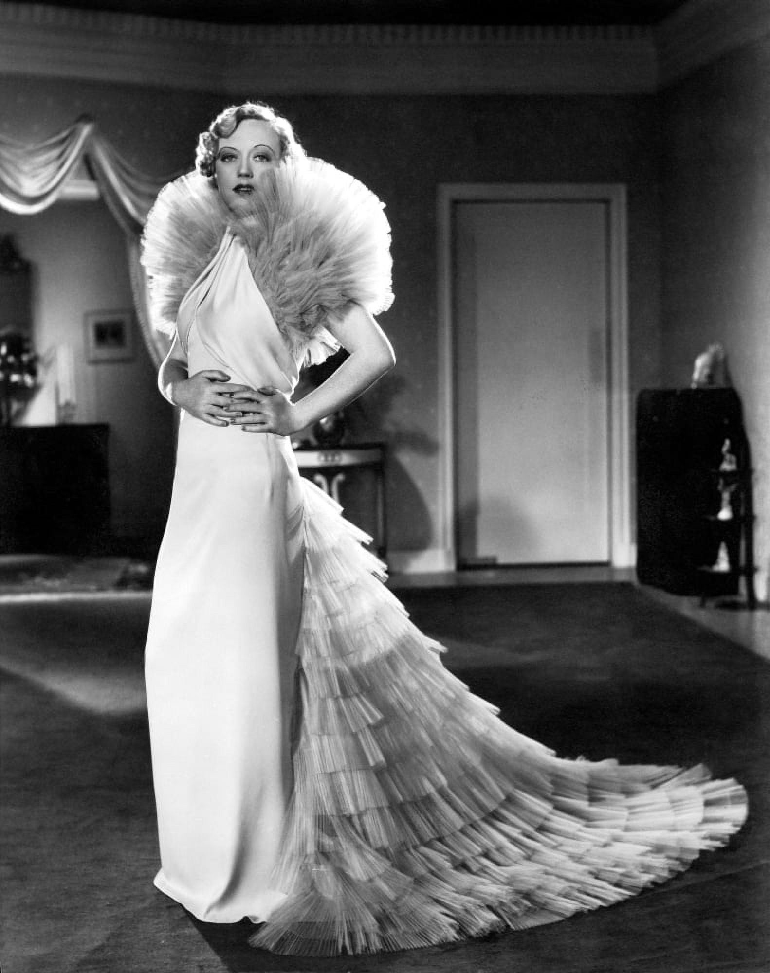 Marion Davies Canvas Art - (16 x 20)