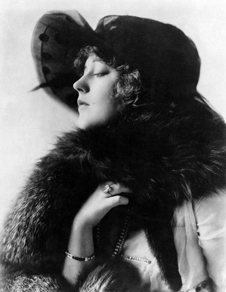 Marion Davies Canvas Art - (16 x 20)