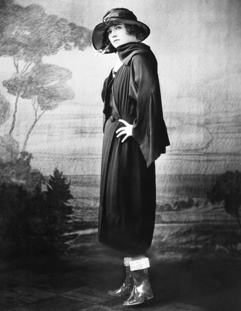 Marion Davies Canvas Art - (16 x 20)