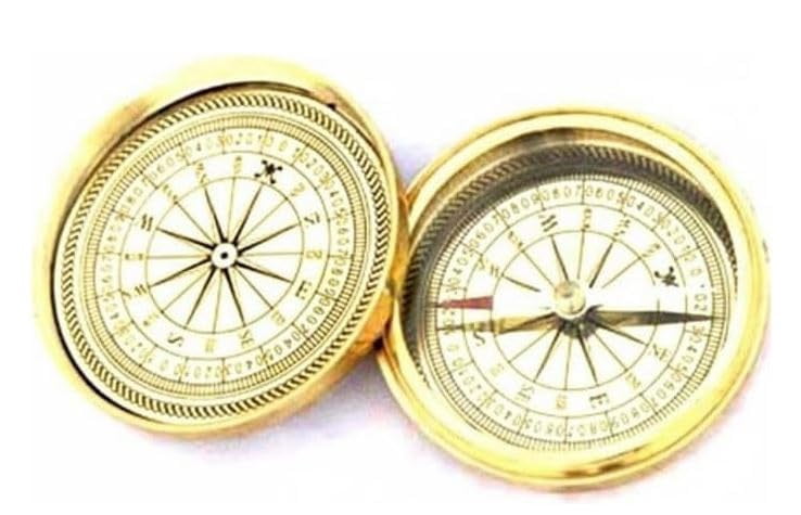 Maritime treasures Vintage Brass Pocket Compass, Antique Nautical Compass with Engraved Dial, Portable Navigation Compass for Hiking, Camping, Travel & Gift Collectible
