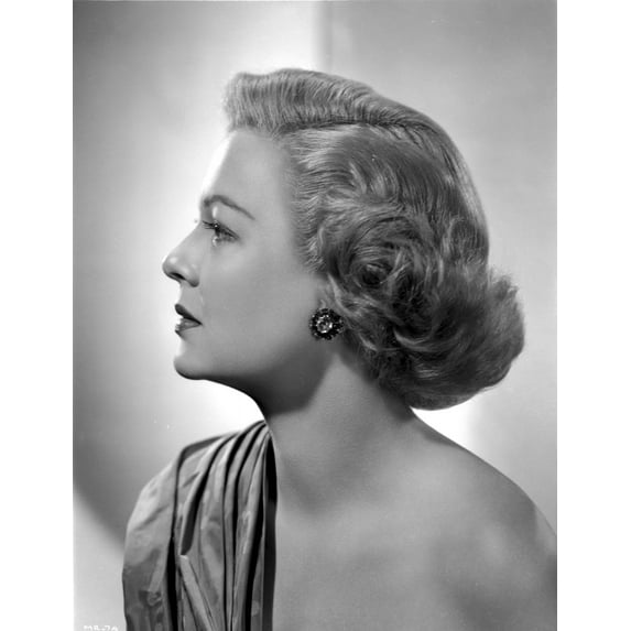 Marjorie Reynolds Sideview Pose Photo Print (8 x 10)