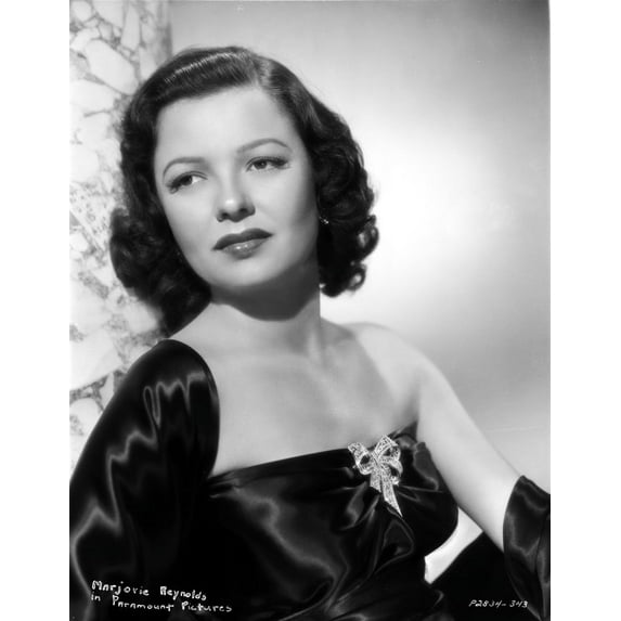Marjorie Reynolds on a Tube Dress Leaning Portrait Photo Print (8 x 10)