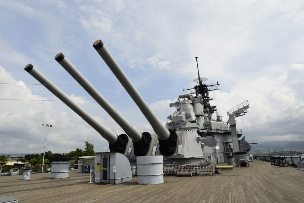 Mark 7 16-inch gun barrels on deck of battleship USS Missouri Canvas Art - Ryan RossottoStocktrek Images (18 x 12)