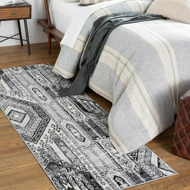 Mark&Day Area Rugs, 2x7 Lhee Global Black Runner Area Rug (2'7" x 7'3")