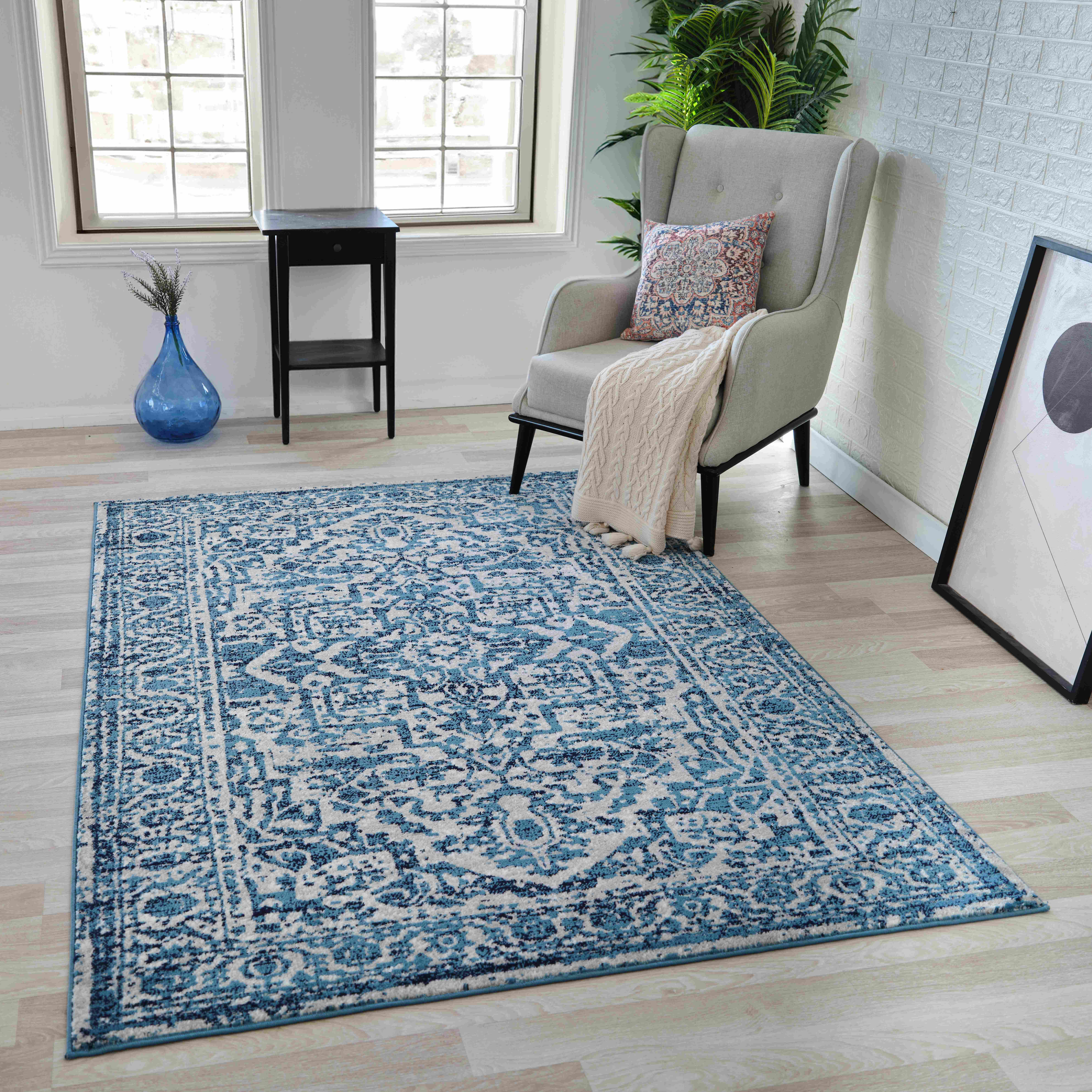 Emma Sky Blue Wool Traditional Rectangular Area Rug 3'11" x 5'7"