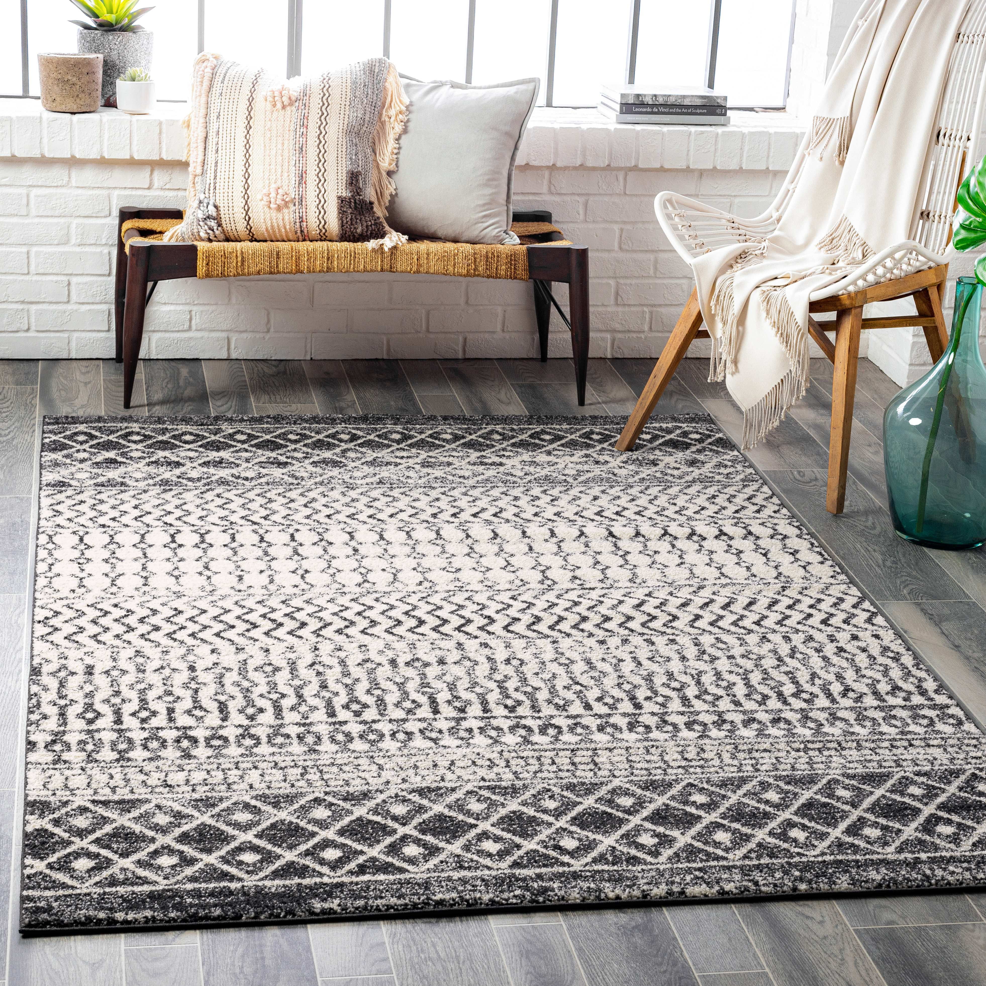 Louise Black and White Geometric Wool Area Rug 3'11" x 5'7"