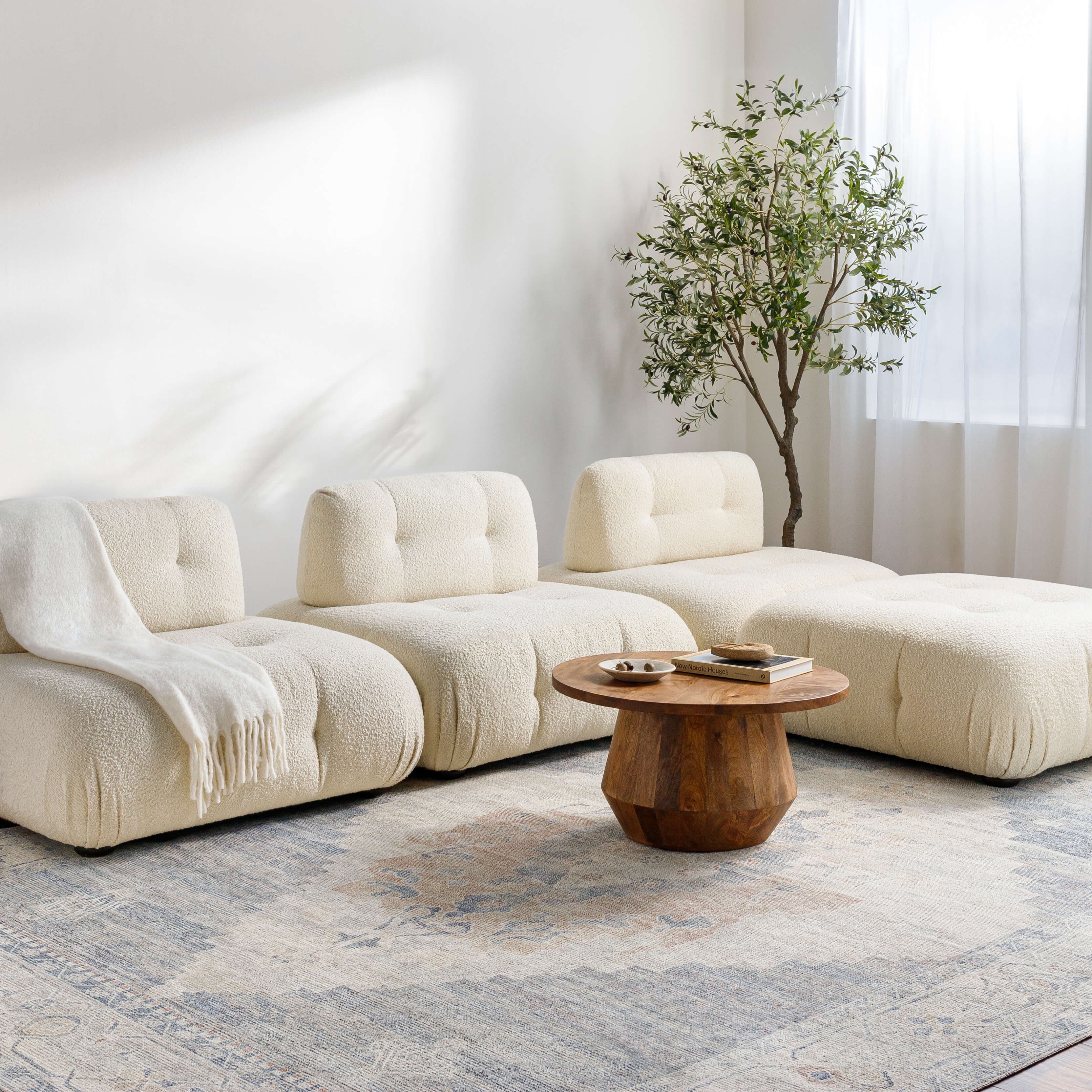 Gray Hand-Knotted Synthetic Fur 5' x 7' Area Rug
