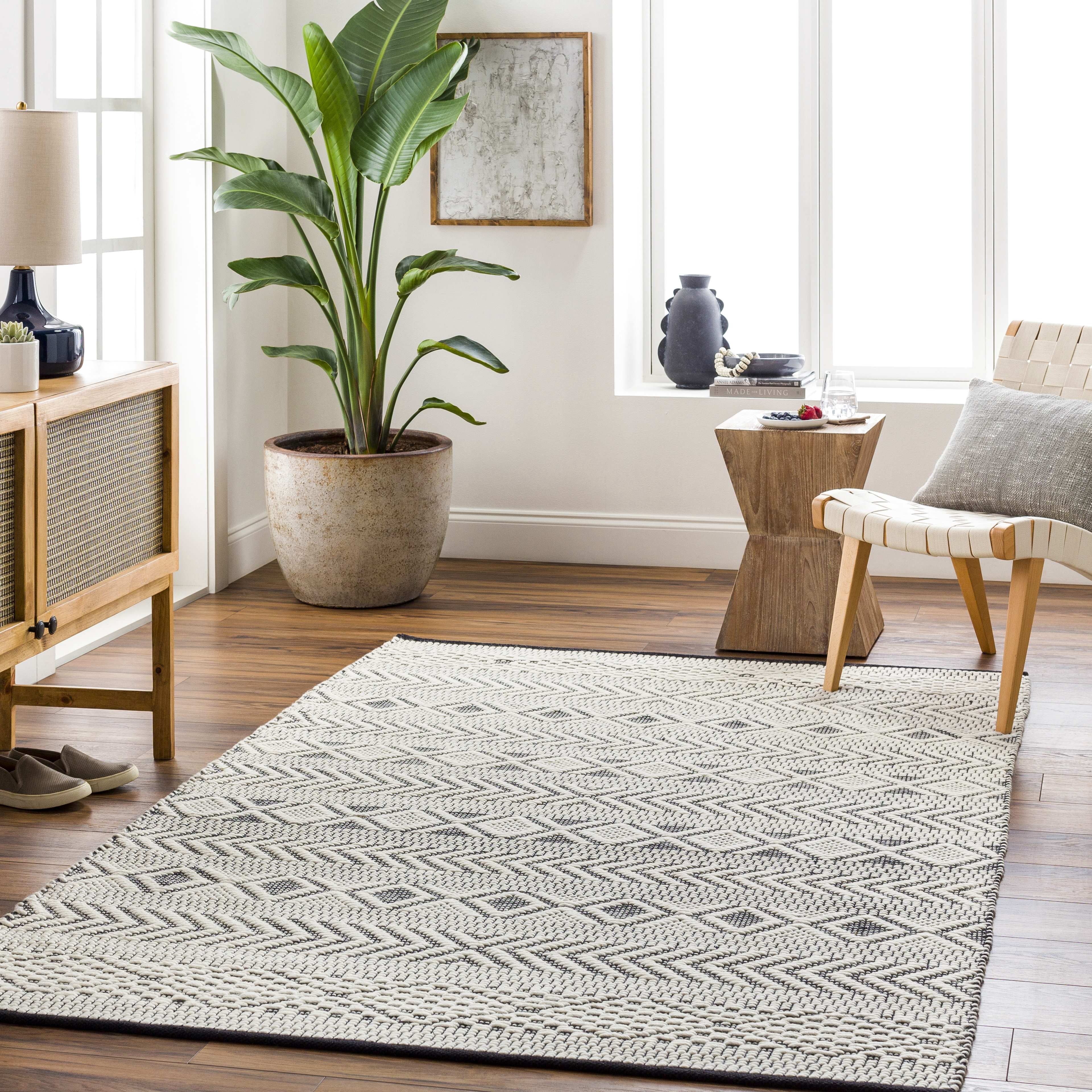 Owensboro 5' x 7'6" Black and Gray Hand-Knotted Wool Area Rug