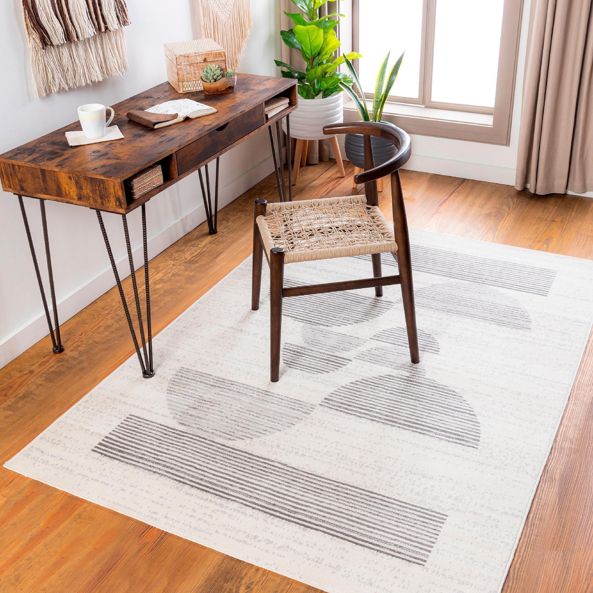 Piepert 5' x 7' Gray and Cream Geometric Synthetic Area Rug
