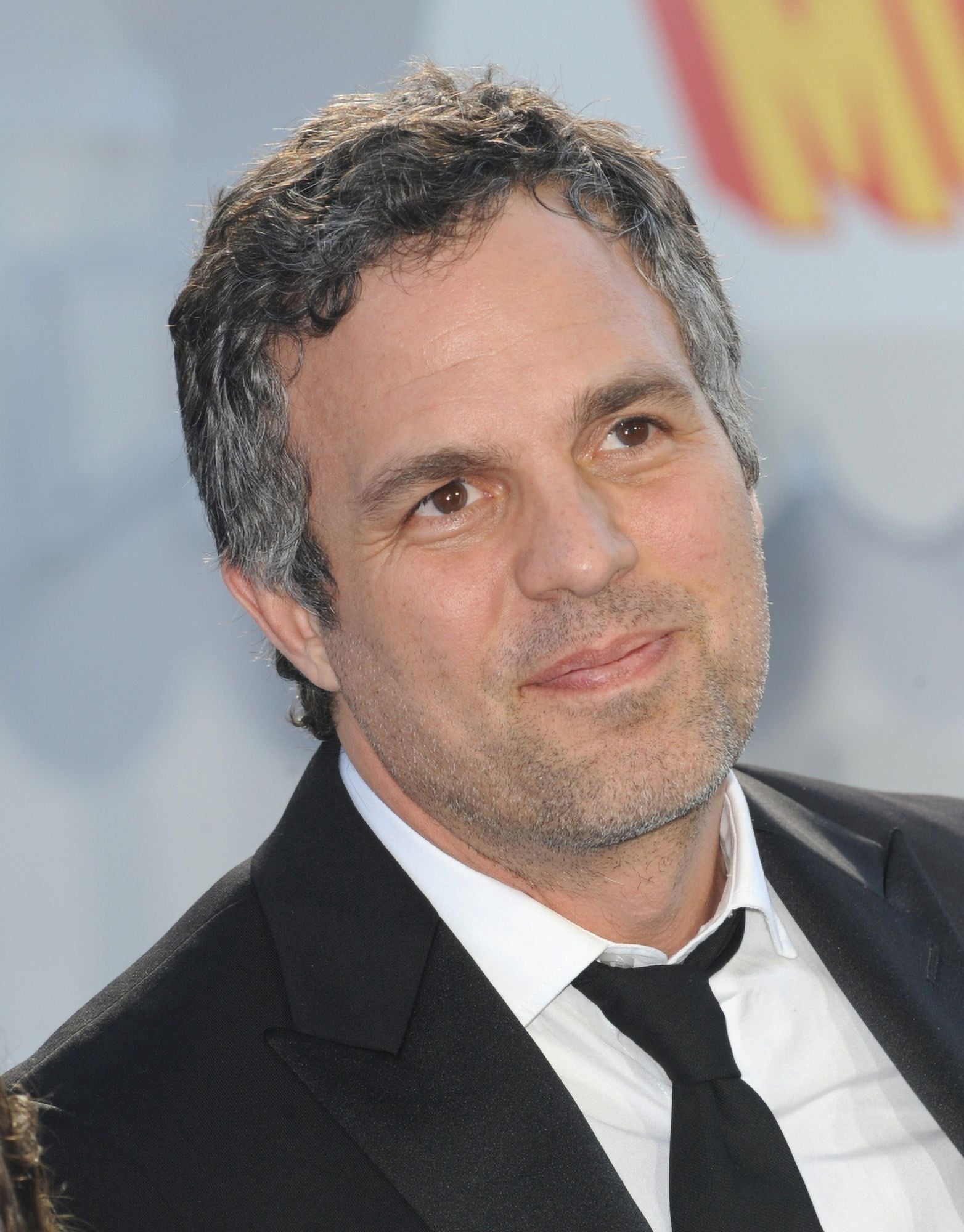 Mark Ruffalo At Arrivals For Mtv Movie Awards 2015 - Arrivals 2 Canvas Art - (16 x 20)
