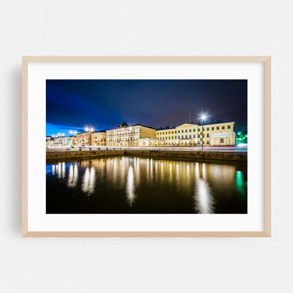 Market SQ - Helsinki Finland Photography Oak Framed Wall Art Print 16 x 24 inches