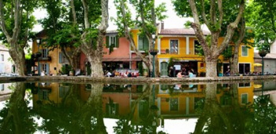 Market at the waterfront Place de lEtang Cucuron Vaucluse Provence-Alpes-Cote dAzur France Canvas Art - Panoramic Images (36 x 18)