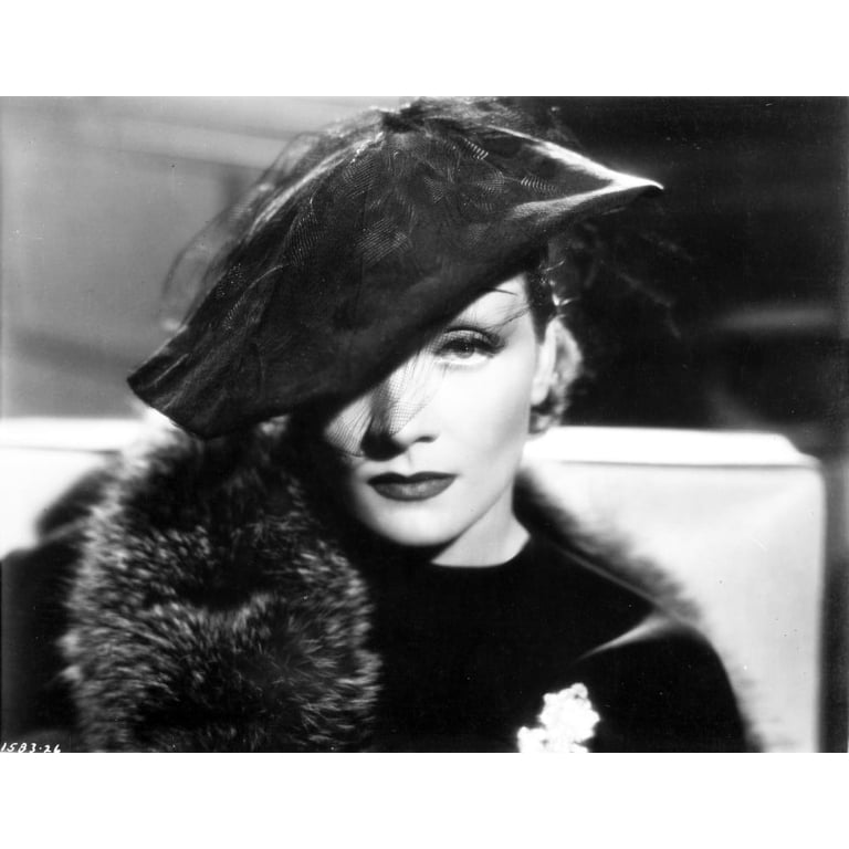 Marlene Dietrich Posed in Black Dress with Fur Shawl and Hat Photo Print (8  x 10) - Walmart.com