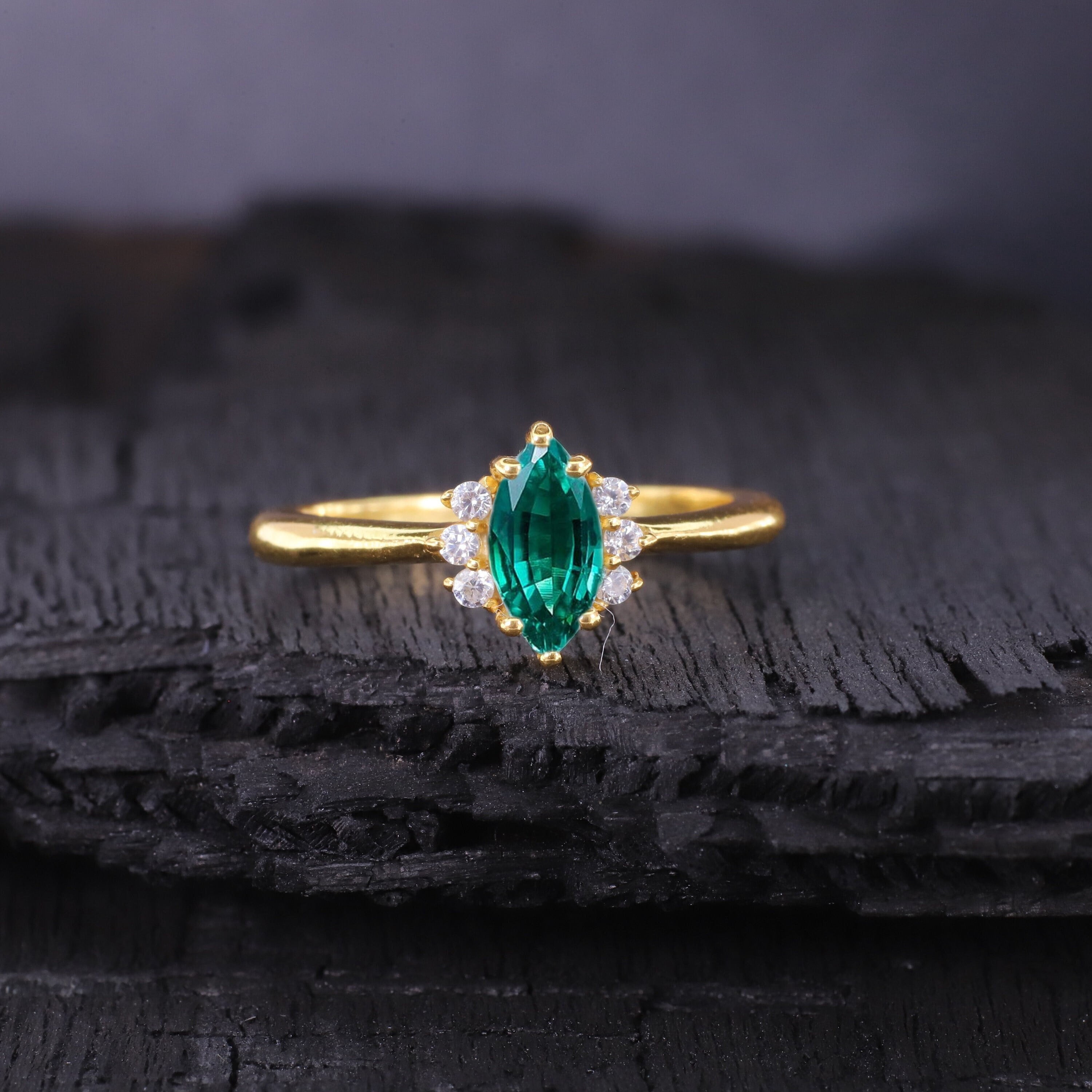 Marquise Emerald Green Gemstone Wedding Ring Solitaire Vintage Art Deco ...