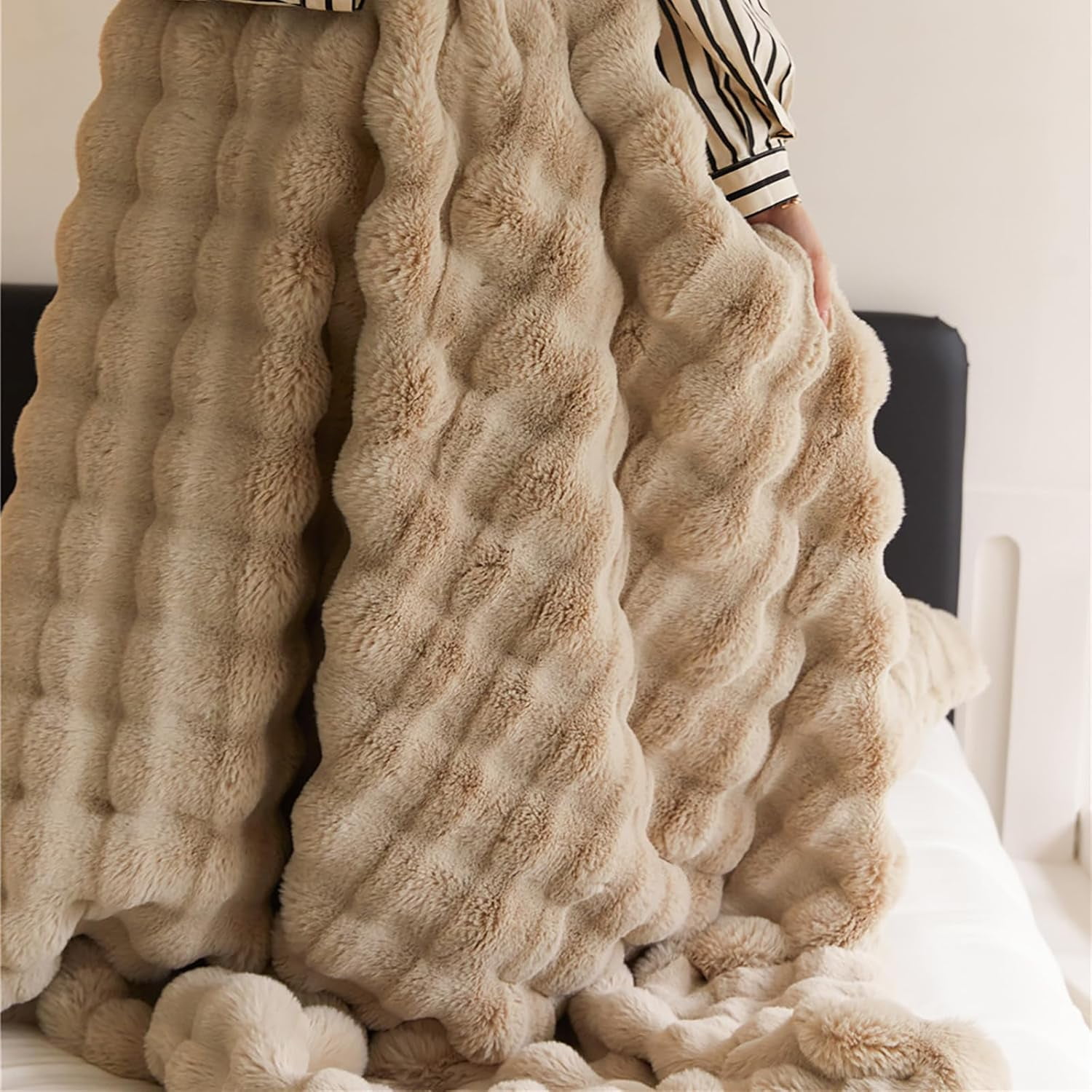 Marshmallow Cloud Fleece Throw Blanket, Rabbit Plush Faux Fur Blanket