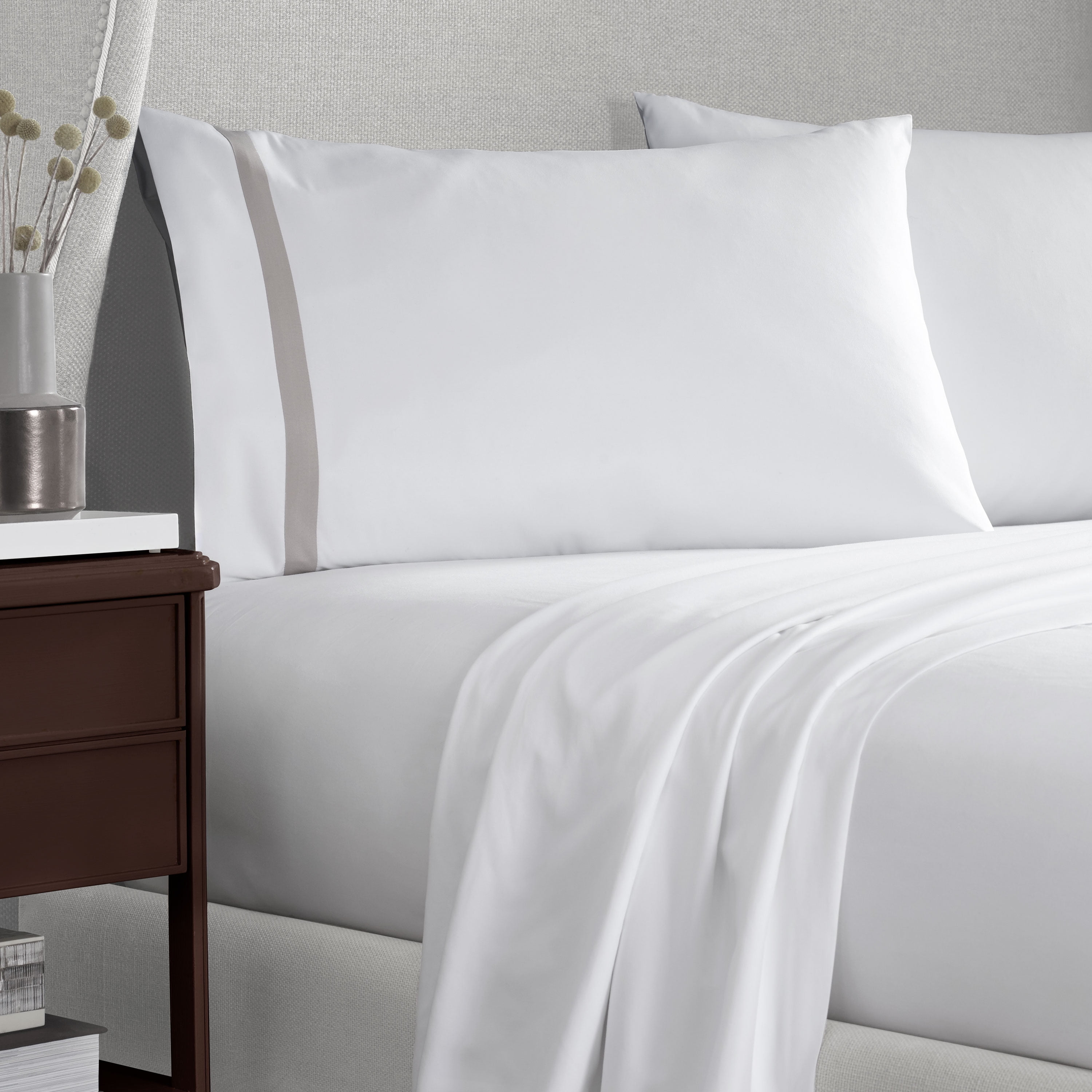 Martex 1S49361 Luxury 2000 Series Soft Wrinkle Resistant Sheets Fitted Deep Pocket 4 Piece Sheet