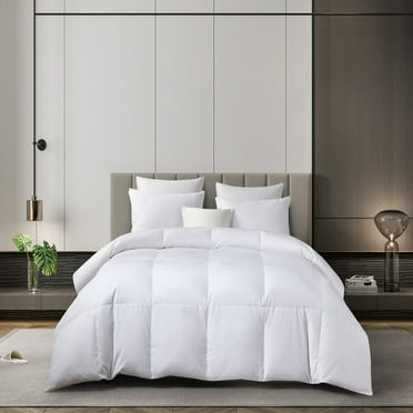 Martha Stewart  300 Thread Count White Down Comforter Twin
