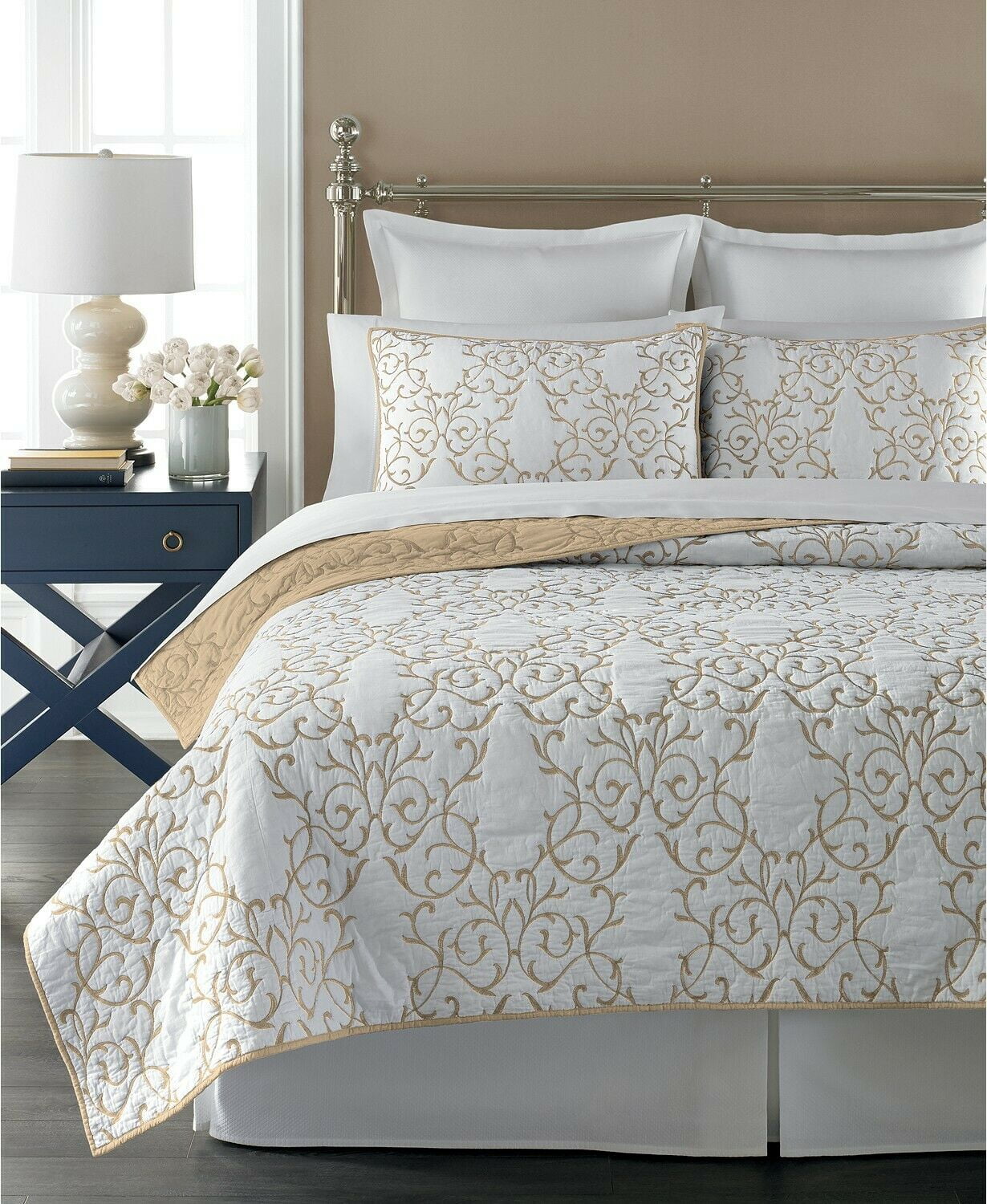 Full/queen popular quilt Martha stuart