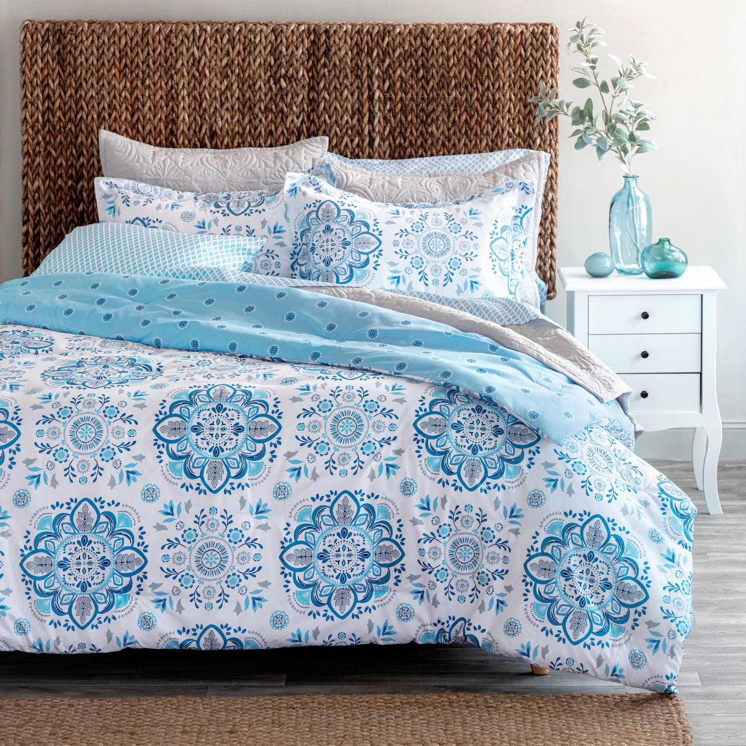 Martha Stewart Everyday 3 Piece Comforter Set - King, Folk Medallion