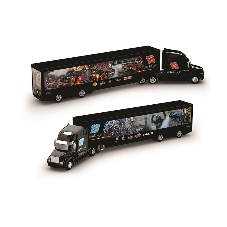 Lionel Racing NASCAR Authentics Martin Truex Jr. No.19 Joe Gibbs