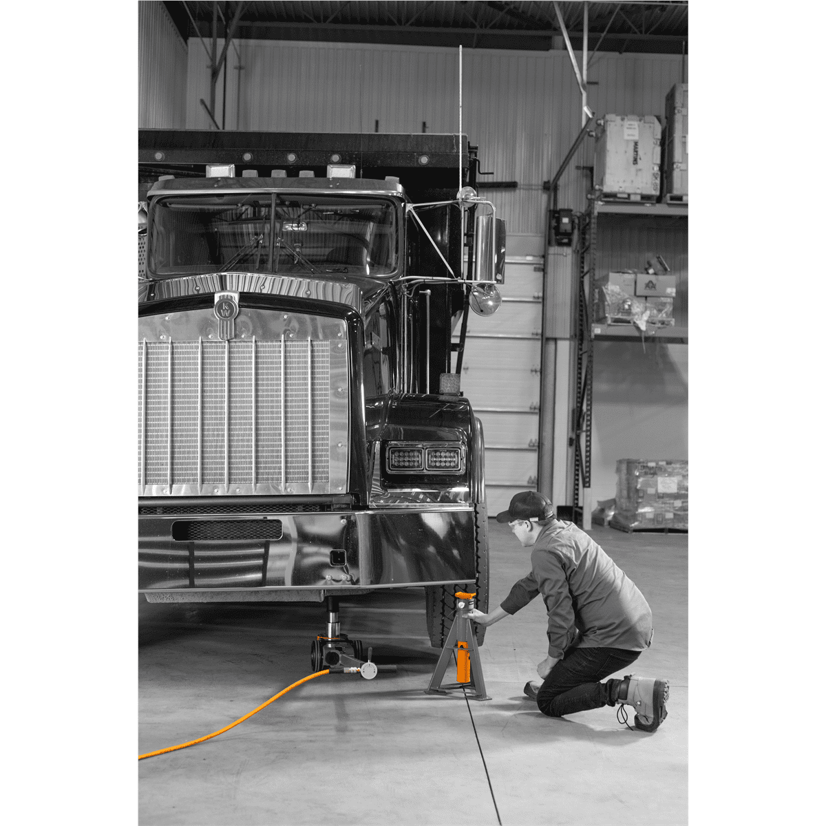 Martins Industries 13.2-Ton Heavy Duty Steel Semi Truck Jack