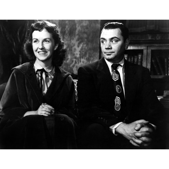Marty Betsy Blair Ernest Borgnine 1955 Photo Print (28 x 22)