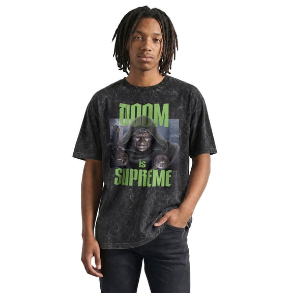 Marvel Avengers Doomsday Doom Supreme Close Up T-Shirt (Black Mineral Wash, S-XXXL)