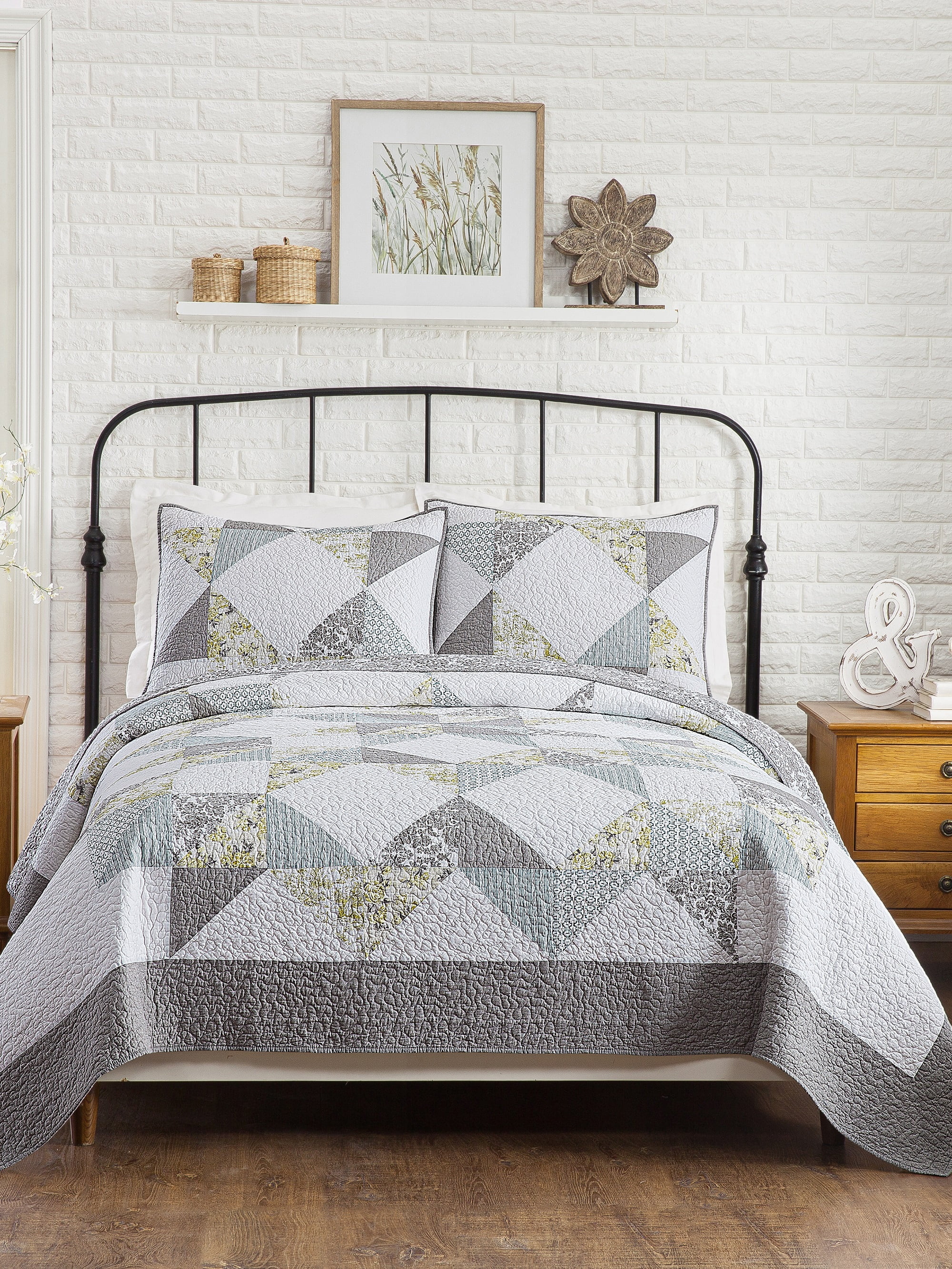 Mary Jane's Farm Reine-Marie Gray and Yellow Floral Patchwork Quilt Set, King, All Ages