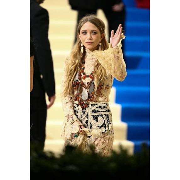 Mary-Kate Olsen At Arrivals For Rei Kawakubo & Comme Des Garcons Costume Institute Gala - Arrivals 1 Metropolitan