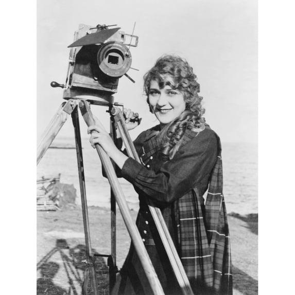 Mary Pickford History (24 x 36)