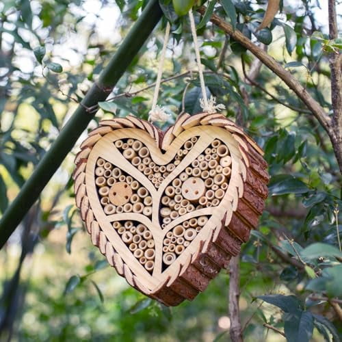 Mason Bee House, Heart-Shaped Wooden Bee House with Bamboo Tubes, Nesting Aid for Wild Bees, Natural Hanging Habitat for Pollinators, Increases Productivity in Your Garden, Brown$$Garden & Patio