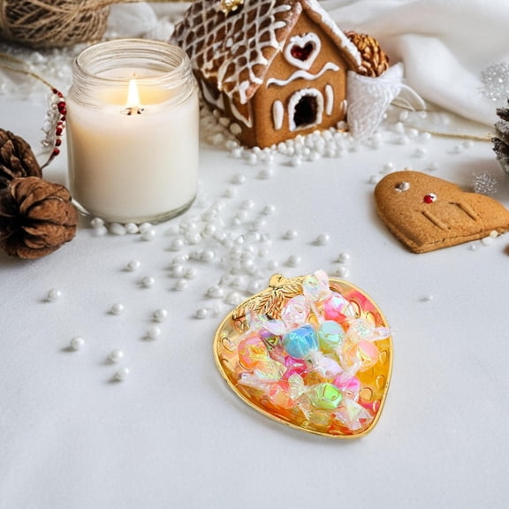 Masteelf 10pcs Plastic Mini Dessert Plate Strawberry Shaped Serving Platters Snack Fruit Appetizer Tray for Weddings Kitchen Decorations