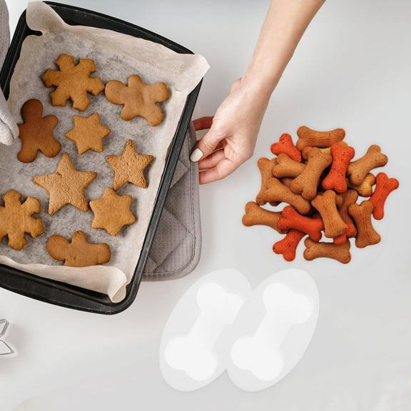 Masteelf Plastic Dog Bone Cookie Cutters for Baking Lightweight and Portable 8 Pieces
