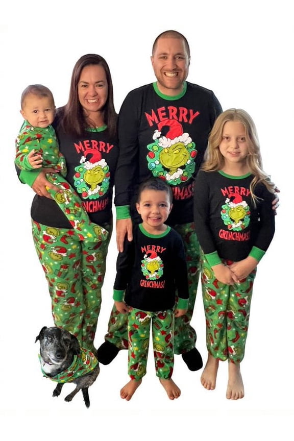 Matching Family Christmas Pajamas Women's and Women's Plus Size Dr. Seuss Grinch 2-Piece Pajama Set