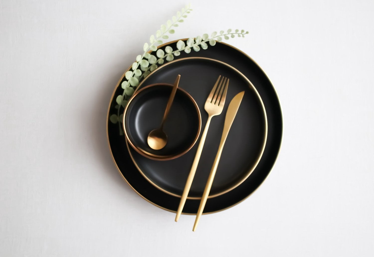 Matte Black Ceramic Dinnerware Set with Gold Rim  4 Pieces | Luxury Collection