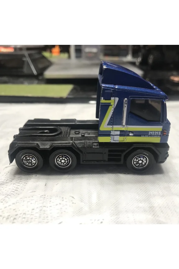 Truck (no trailer) 3 in long