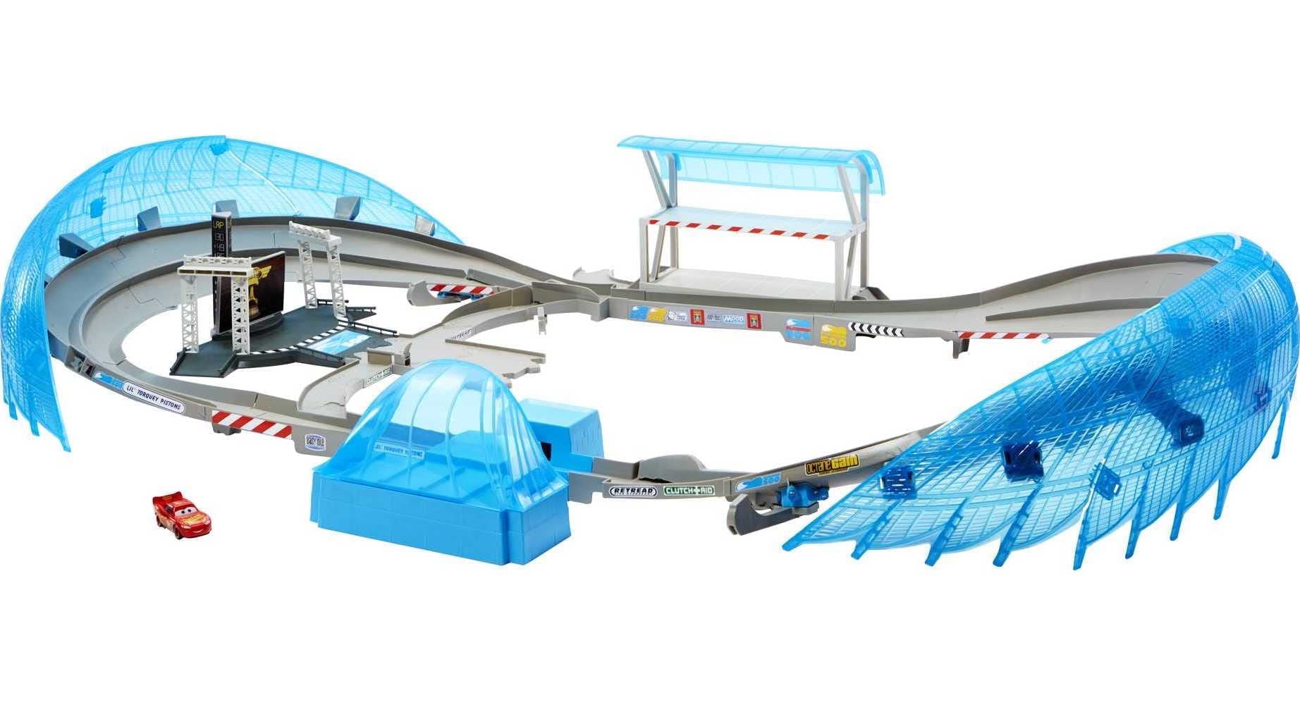 最新作の Disney Pixar Cars Lightning McQueen Race Track Playset ミニカー