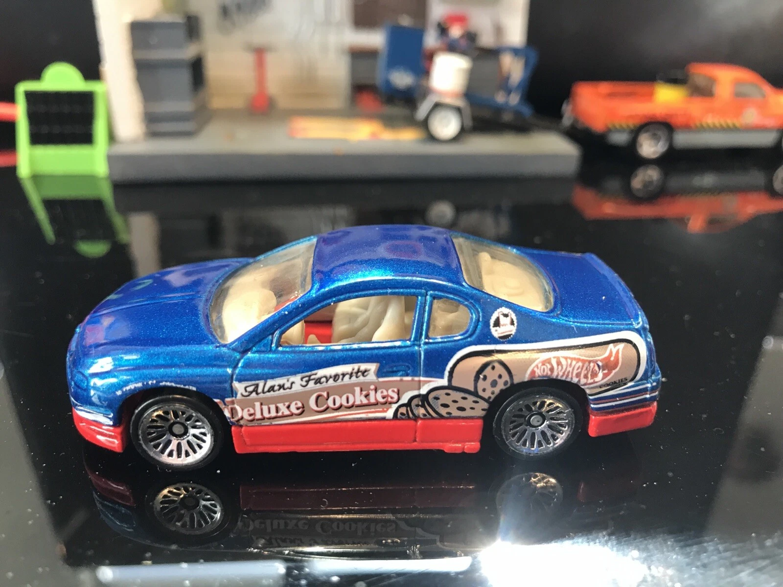 Mattel Hot Wheels 1998 Alan's Favorite Deluxe cookies/ Monte Carlo Car