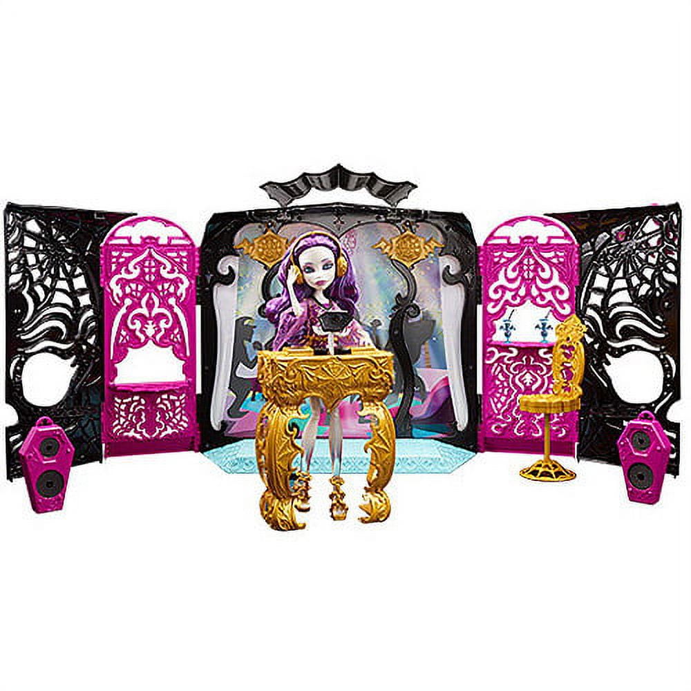 Mattel Monster High 13 Wishes Party Lounge Playset with Spectra