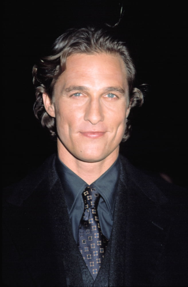 Matthew Mcconaughey At Premiere Of How To Lose A Guy In 10 Days Canvas Art - (16 x 20)